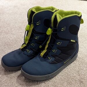 Kids Blue and Green Winter Boots merrill snow bank 4.0 waterproof boots size 7m